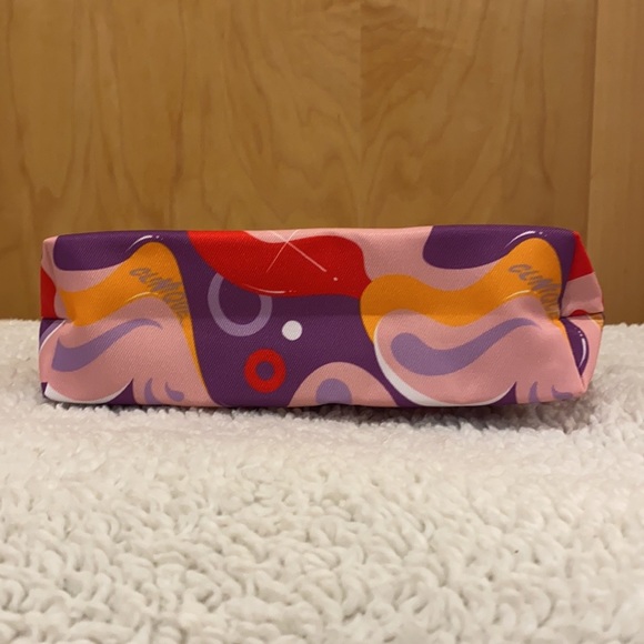CLINIQUE Cosmetics Bag - Picture 5 of 9